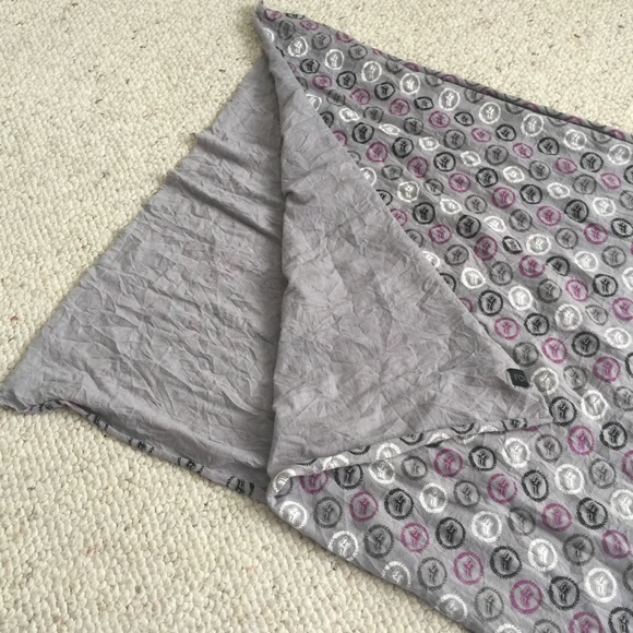 NWOT Fox Grey & Purple Scarf - Picture 3 of 4